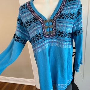 Denim 24/7 acrylic sweater large great button detail